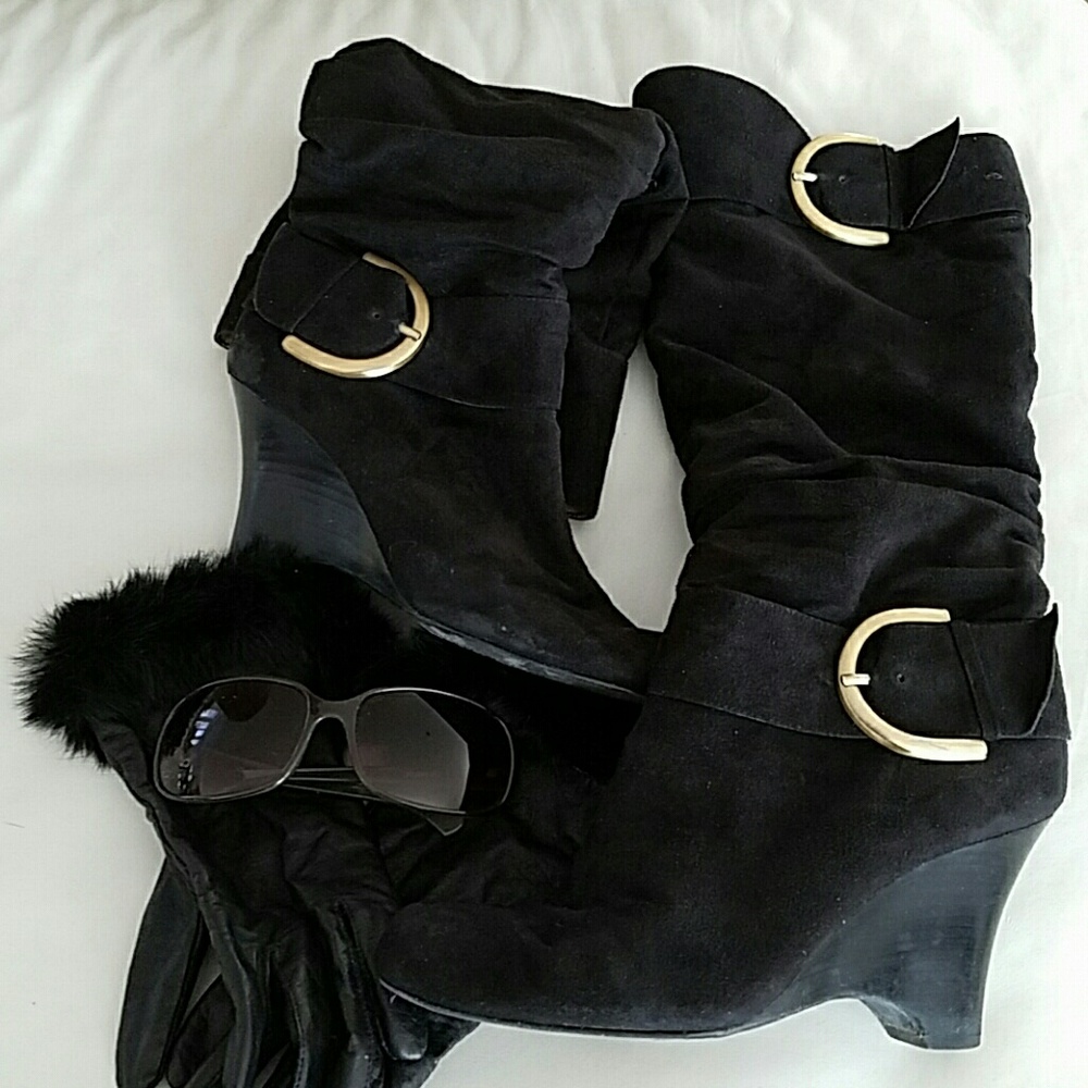🔥PRICE🔥Wedge and Gold Buckled Suede Boots